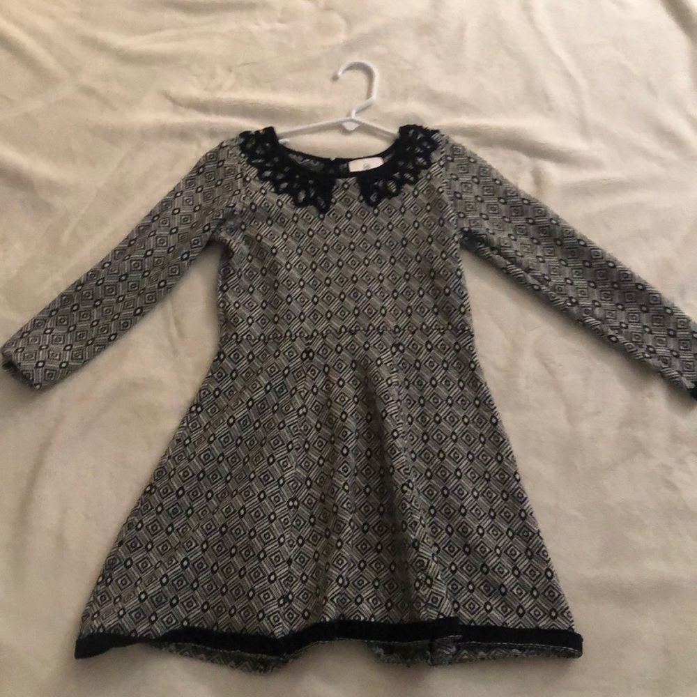 Black/white dress.Size 120 comparable to a 5/6